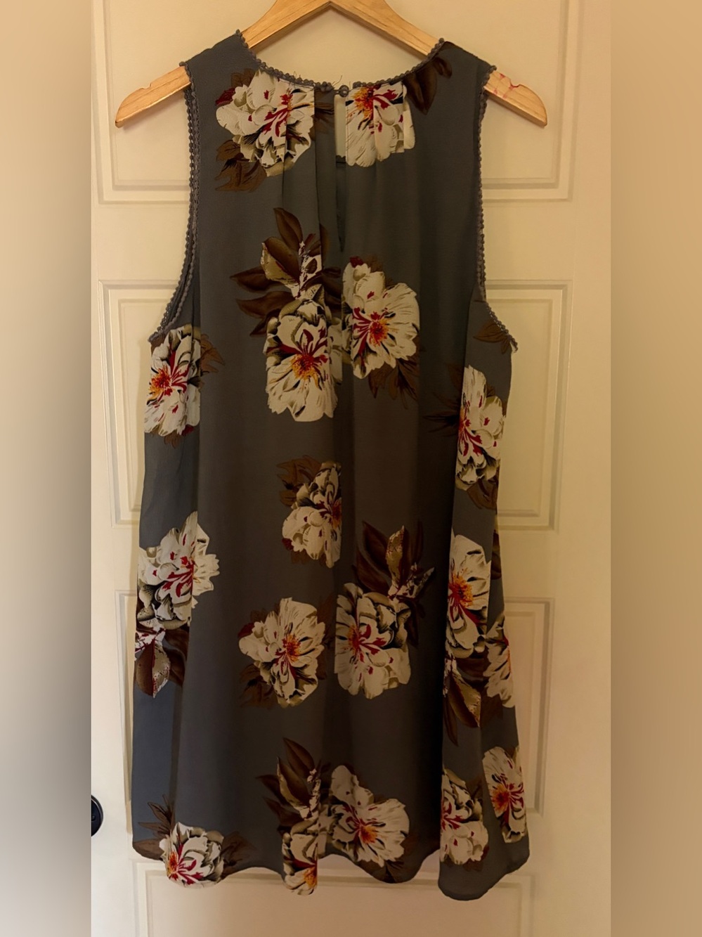 Floral Grey Sleeveless Shift Dress